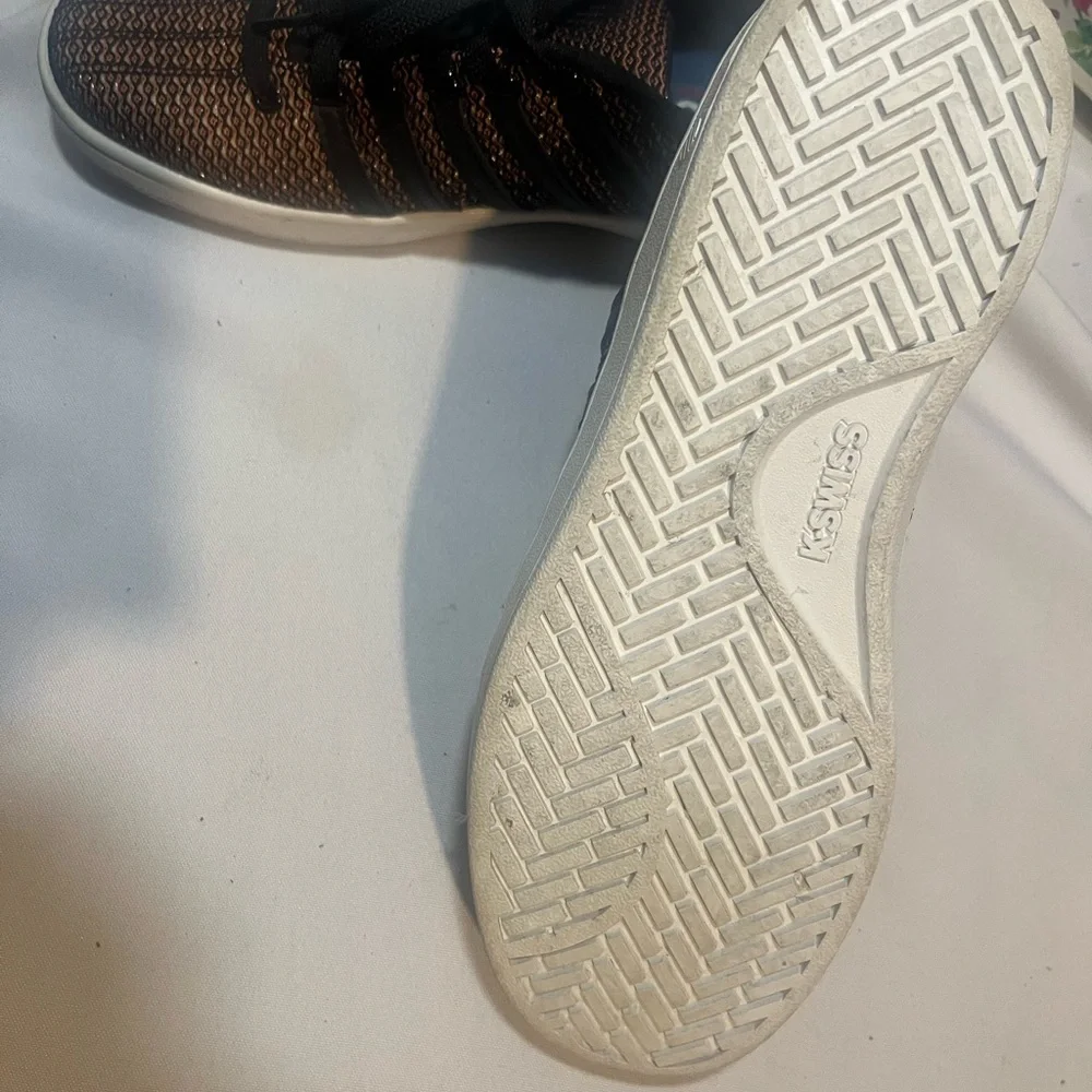 K-Swiss Women’s Black and Copper Sneakers - Picture 4 of 4